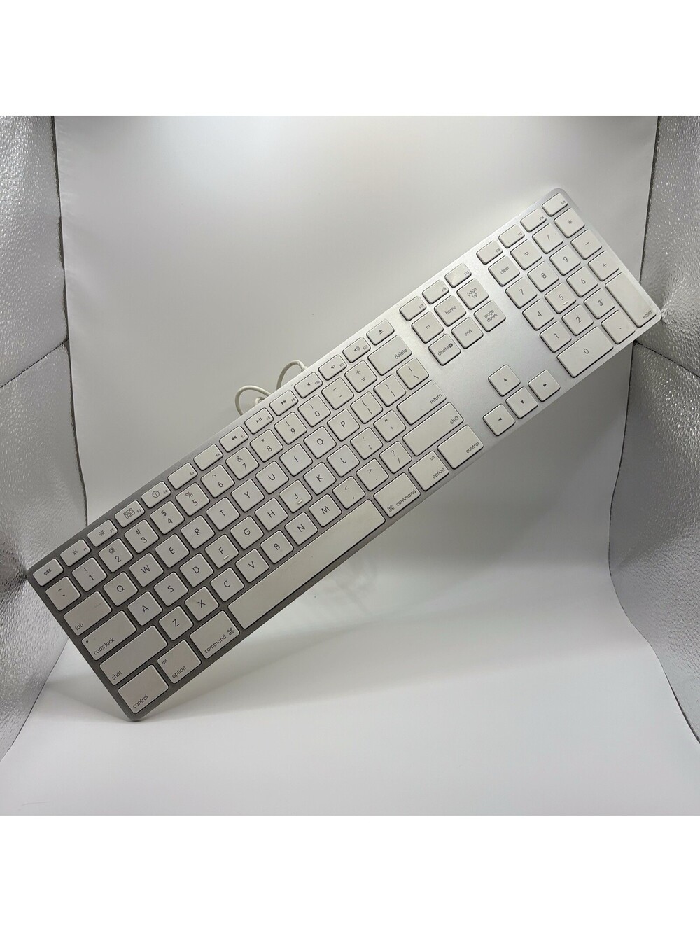 Apple A1243 Aluminum Wired Keyboard MB110LL/A Full Size, Slim, Mac, Genuine OEM